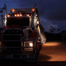 Sfaturi utile despre cum sa conduci camionul noaptea