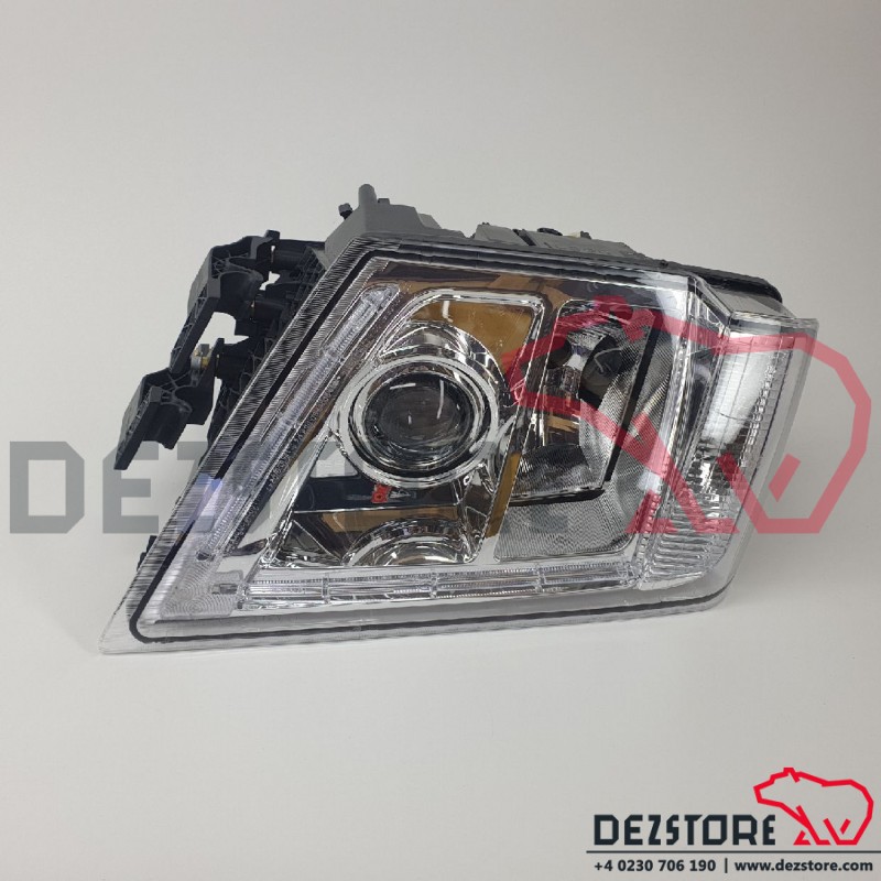 DEZSTORE - Far dreapta Volvo FH - cod OEM: 21035637